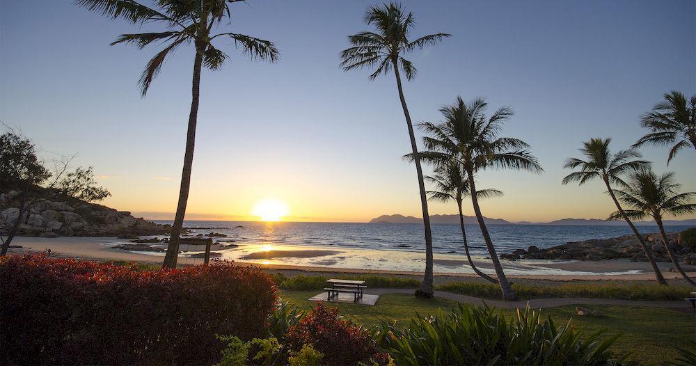 Rose Bay Resort Bowen Eksteriør bilde